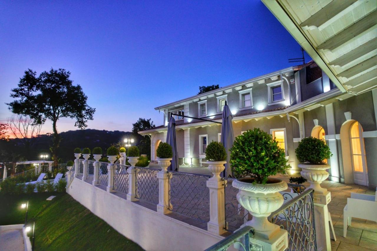 Tenuta Santo Stefano Azienda Agrituristica Santo Stefano del Sole Екстер'єр фото
