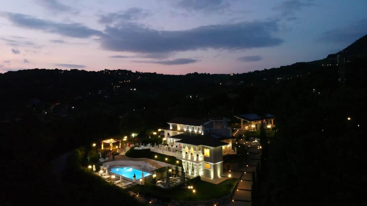 Tenuta Santo Stefano Azienda Agrituristica Santo Stefano del Sole Екстер'єр фото