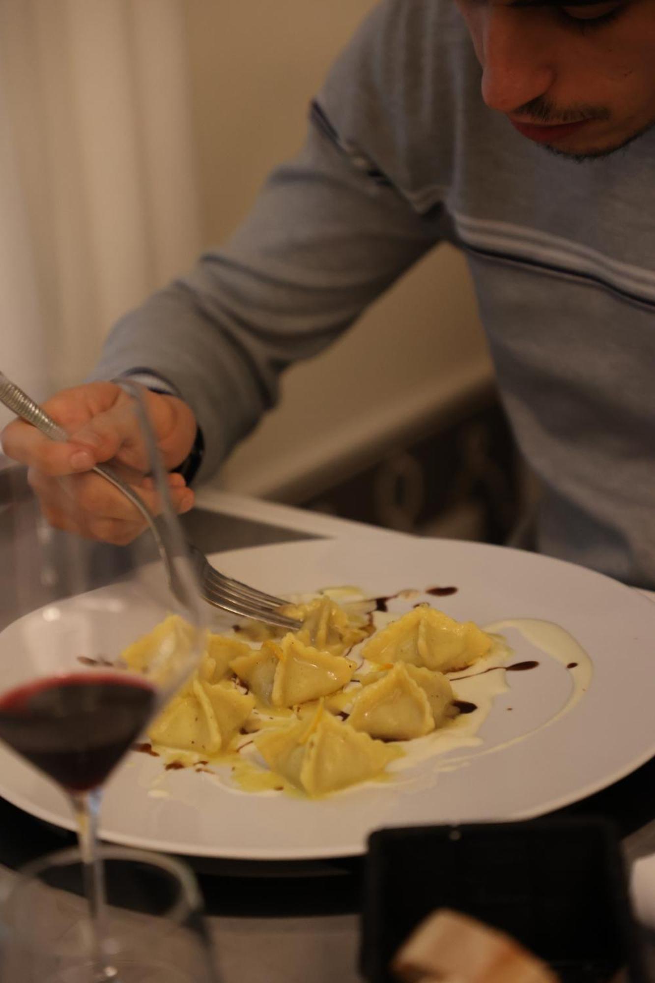 Tenuta Santo Stefano Azienda Agrituristica Santo Stefano del Sole Екстер'єр фото
