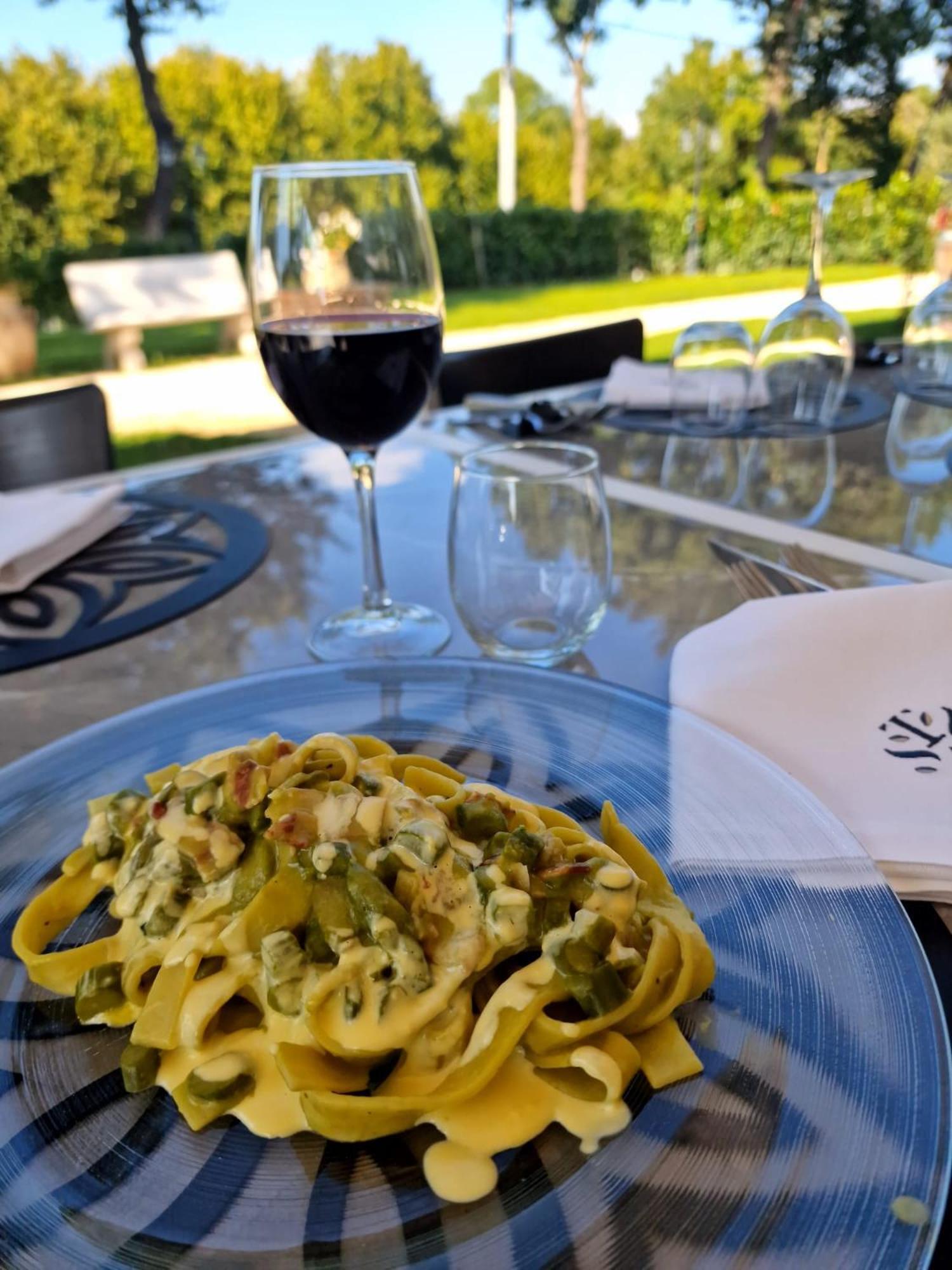 Tenuta Santo Stefano Azienda Agrituristica Santo Stefano del Sole Екстер'єр фото